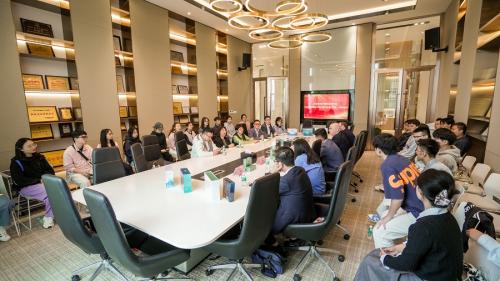 跨邦互换启新篇，共探产学研新蹊径